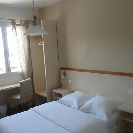 De La Jetee Hotel Centuri