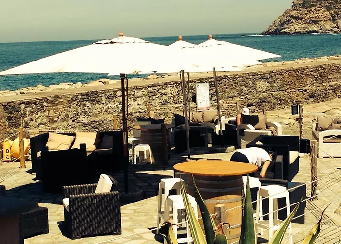 De La Jetee Hotell