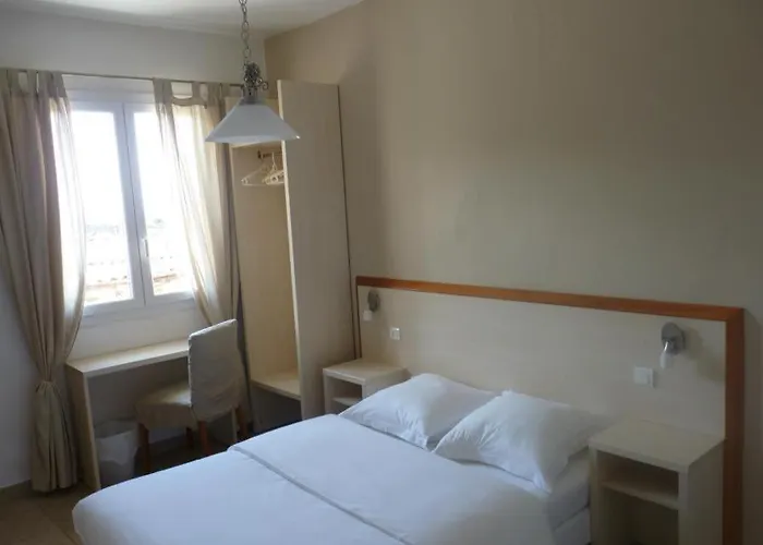 De La Jetee Hotell Centuri